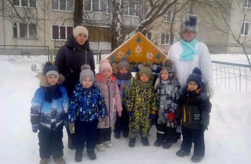 Средняя группа "Зимушка-зима- спортивная пора"