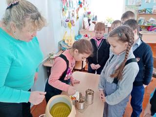 Обучающиеся  школ Урмарского муниципального округа  присоединились к Всероссийской акции «Свеча надежды»