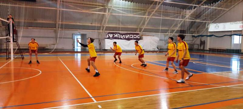 Команда юношей приняла участие в Первенстве города в рамках муниципального этапа Школьной Волейбольной Лиги