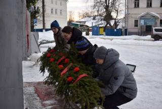 В МАОУ СОШ №3 прошли мероприятия, посвященные 79-ой годовщине со Дня снятия блокады Ленинграда.