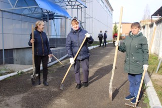 Активно принимаем участие в осеннем субботнике