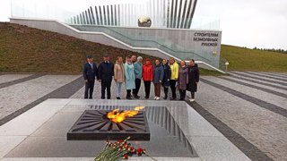 Эпир Сӑр тата Хусан хӳтӗлев чиккисене тӑвакансене халалланӑ мемориалта пулса куртǎмǎр.