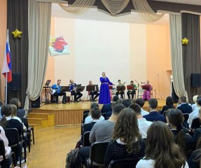Сегодня в школе в гостях был Чувашский государственный академический ансамбль песни и танца.