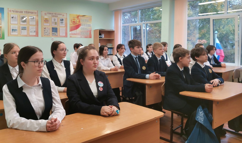 Сегодня для обучающихся 6-11 классов столичной школы 40 прошло профориентационное занятие курса «Россия – мои горизонты» на тему «Россия в деле»