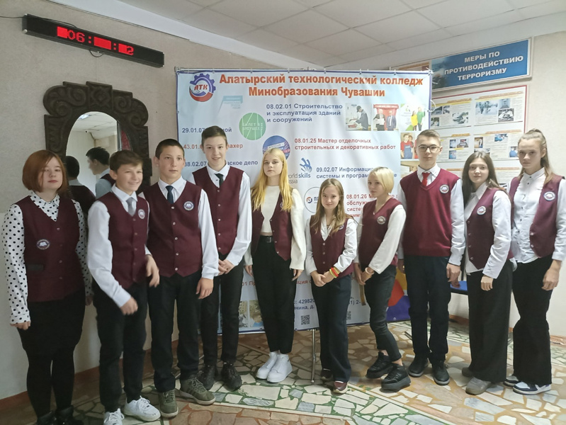 в рамках профориентационной работы учащиеся 9 класса МБОУ «Алтышевская СОШ» посетили Алатырский технологический колледж