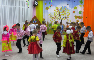 Традиционный русский народный фольклорный праздник осени «Осенины на Руси»