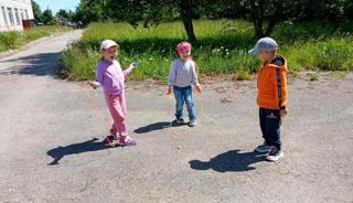 Детская скакалка – хороший тренажер для дошкольников