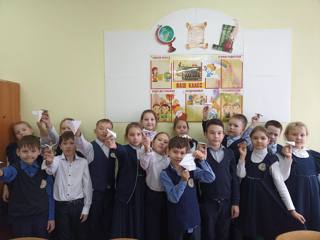Классный час в 3а классе "День памяти строителей Сурского и Казанского оборонительных рубежей"