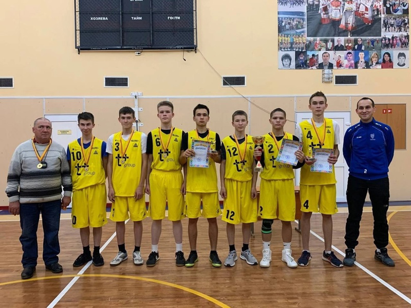 Команда юношей - победители  в Первенстве Моргаушского муниципального округа по баскетболу среди СОШ.