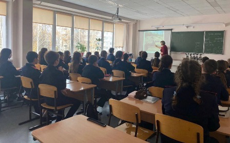 В рамках месячника, посвященного трудовому подвигу строителей Сурского и Казанского оборонительных рубежей, проведен классный час "Сурский рубеж: незабываемый подвиг"