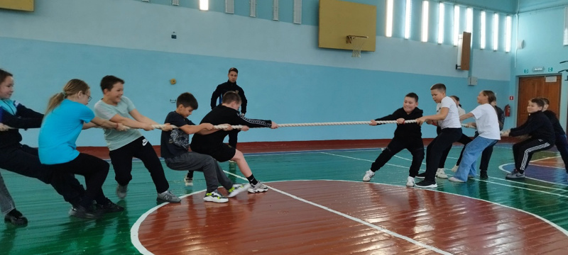 В рамках акции "Молодежь за ЗОЖ" в столичной школе №40 продолжаются спортивные мероприятия для обучающихся