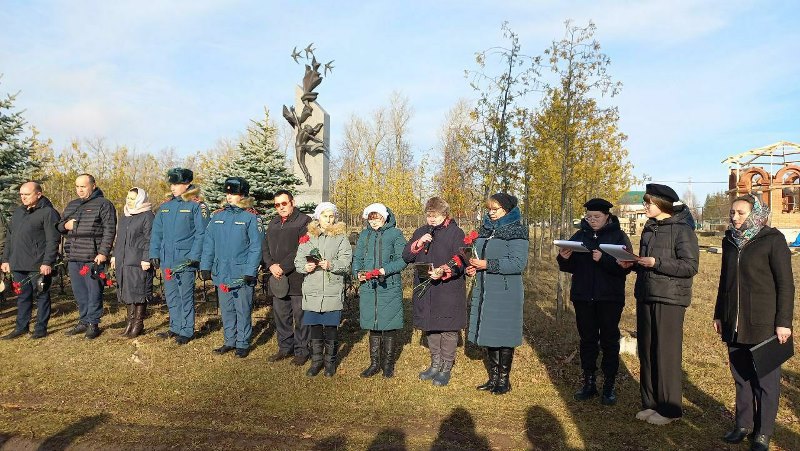 В д.Эльбарусово прошел митинг