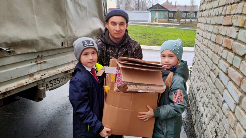 Первые килограммы макулатуры собраны