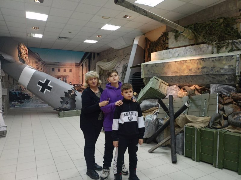 Антонов Илья, ученик 4 А класса во время осенних каникул с братом посетил интерактивную панораму "Герои Чувашии".