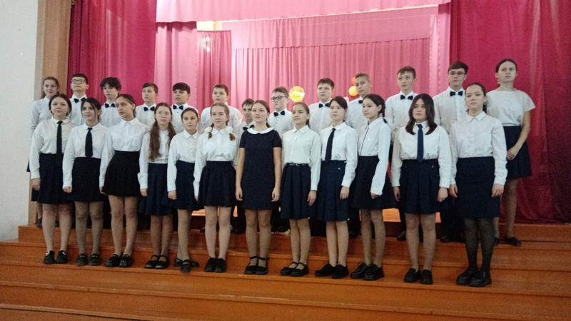 В преддверии дня матери в гимназии №1 г. Ядрина прошел концерт "Мама- это значит жить!"