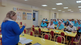 В дни осенних школьных каникул в Большесундырской средней общеобразовательной школе имени В.А. Верендеева прошли обучающие курсы для поваров школьных столовых.