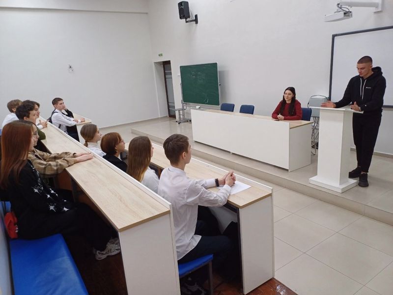 Учащиеся 11 класса посетили юридический факультет ЧГУ им. Н. И. Ульянова