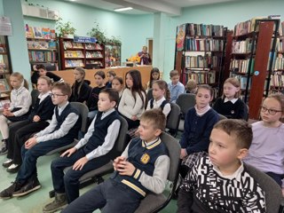 У 4 "Г" класса 16 ноября  в библиотеке имени К.И. Чуковского состоялась обширная программа.