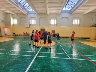 Участники ШСК «Медведи» столичной школы № 40 активно принимают участие в Чемпионате Школьной баскетбольной лиги «КЭС-БАСКЕТ»