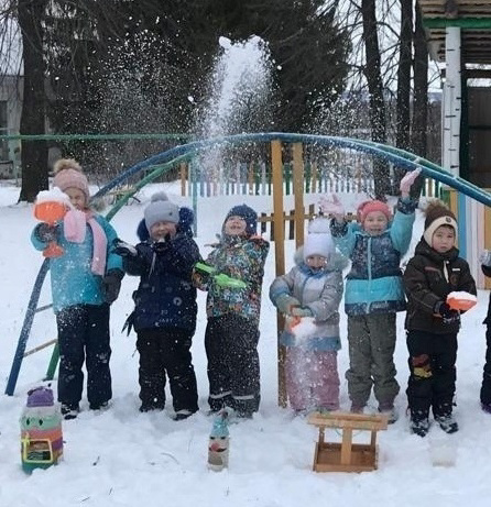 1 декабря-начало зимы, любимого времени года малышей.