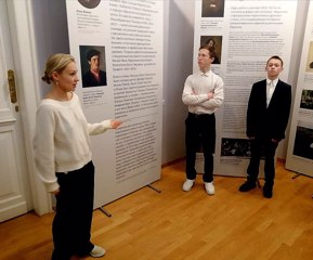 Посетили  выставку картин знаменитого русского художника Исаака Ильича Левитана
