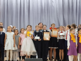 В МАОУ СОШ №3 г.Ядрина состоялся муниципальный этап Всероссийского конкурса хоровых и вокальных коллективов
