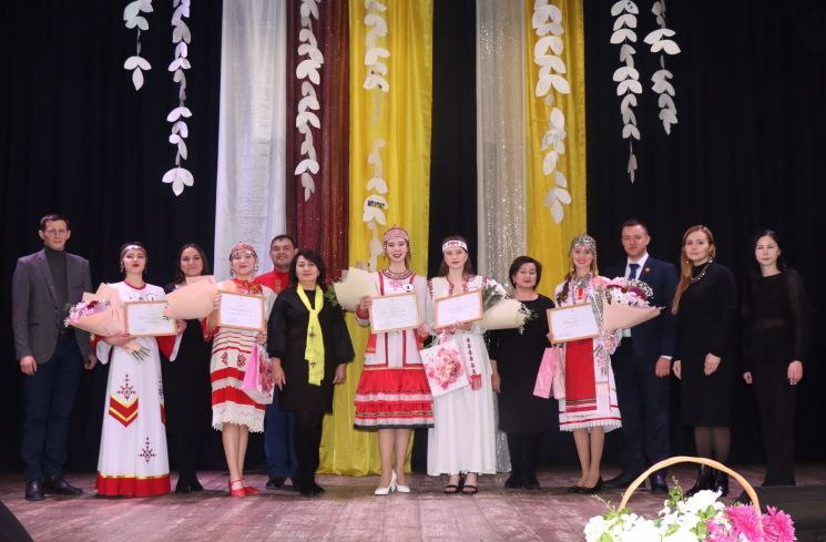 В Ядринском районном Доме культуры прошел VII муниципальный конкурс «Етĕрне пики»