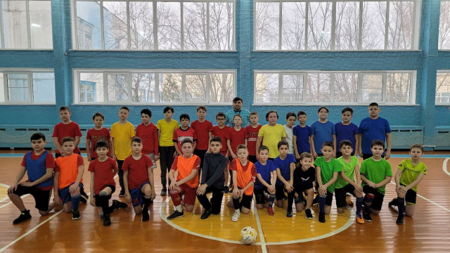 25 января в школе прошёл турнир по мини-футболу среди команд обучающихся 5-х классов