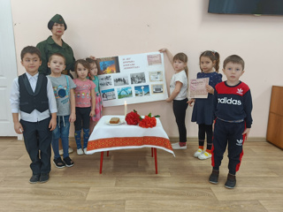 26 января в нашем детском саду было проведено занятие приуроченное к 80 - летию снятия блокады Ленинграда