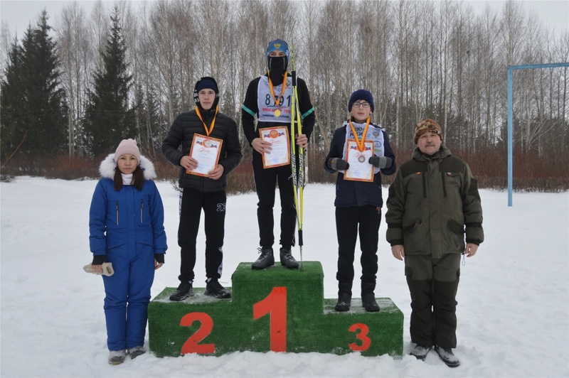 Команда Новобуяновской школы заняла 2 место по лыжным гонкам