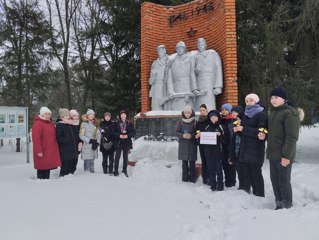 Прошел торжественный митинг "Во имя памяти ушедших, во имя совести живых..."