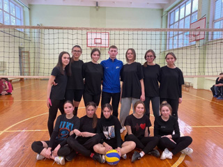 Команда девушек СОШ№8 - чемпион «Школьной волейбольной лиги - 2023» г.Канаш.