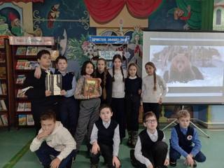 Ученики 4 "Г" класса познакомились с произведениями о медведях в библиотеке имени К.И Чуковского