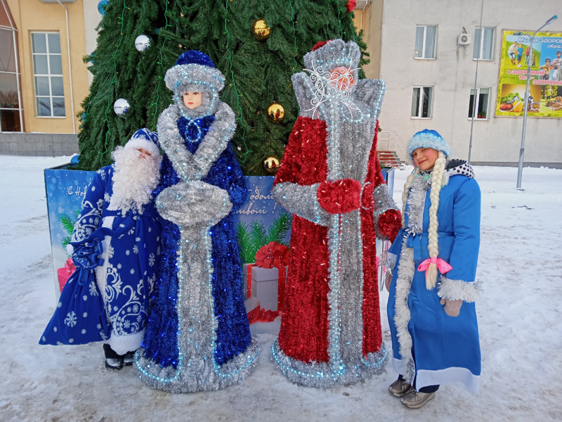 Шествие Дедов Морозов и Снегурочек