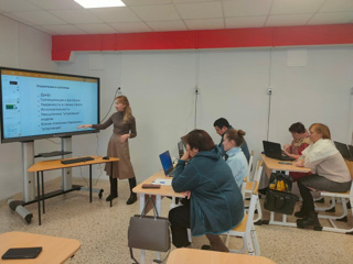 Прошло обучение педагогов Урмарского муниципального округа по применению искусственного интеллекта в образовательном процессе.