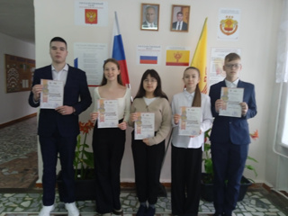 Награждение обучающихся школы грамотами республиканских и всероссийских конкурсов