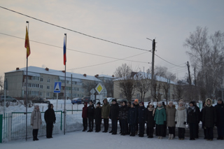 6 февраля 2023 в церемонии поднятия государственных флагов Российской Федерации и Чувашской Республики участвовали 7б и 11 классы