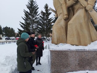 Обучающиеся школы приняли участие в митинге "Во имя памяти ушедших, во имя совести живых..."