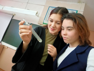 В школе состоялся занимательный урок экспериментов, посвященный Дню российской науки