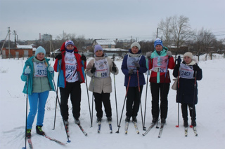 Участники лыжного фестиваля "лыжня России-2023"