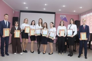 15 гимназистов награждены стипендией главы города и главы республики
