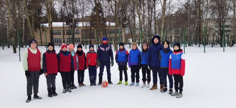 ШСК " Медведи " продолжает активно играть в зимний футбол