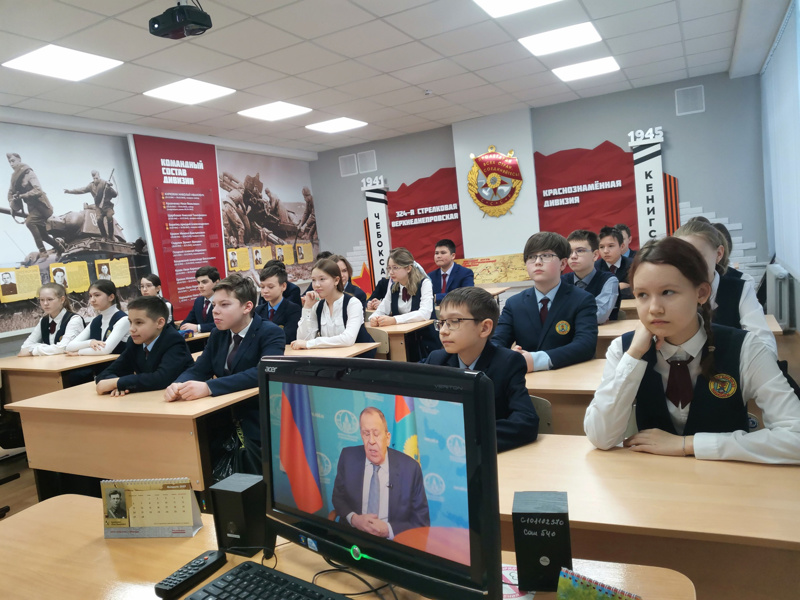 13 февраля в МАОУ «СОШ 40» г.Чебоксары прошли разговоры о важном на тему «Россия в мире»