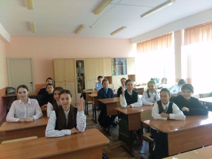 13 февраля для обучающихся 8 - 9 классов школы №7 в рамках «Разговор о важном» состоялись внеурочные занятия на тему «Россия в мире».