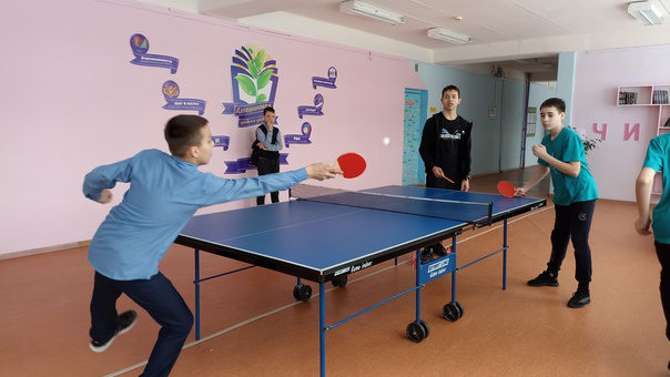 В МБОУ "Алгашинская СОШ" прошел турнир по теннису.