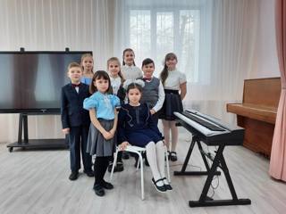 17 февраля гимназисты, обучающиеся в Алатырской детской школе искусств, дали концерт для ребят социально-реабилитационного центра