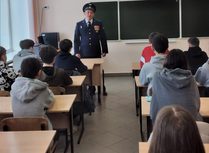 Участник СВО Шашкин Фёдор Юрьевич посетил нашу школу.