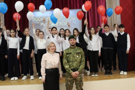 Встреча обучающихся 5-7 классов с участником Специальной Военной Операции на Украине, выпускником нашей школы Риговым Евгением Владимировичем