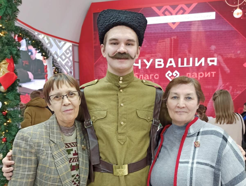 Учителя нашей школы в зимние каникулы побывали в Москве на Международной выставке - форуме "Россия", ставшей масштабной проекцией всей страны 🇷🇺