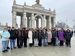 Учащиеся школы  побывали в Москве с целью посещения выставки ВДНХ